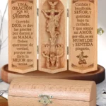 Una Oración Por Mi Familia - Openable Wooden Cylinder Sculpture Of Jesus Christ-httpsfaithregion (3)